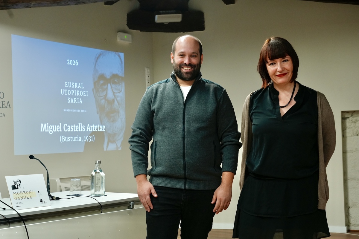 Artola eta Jimenez, saritua aurkezteko prentsaurrekoan. (Andoni CANELLADA | FOKU)