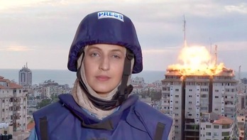 La periodista gazatí Youmna El Sayed, refugiada en Egipto, retransmitió el genocidio para la cadena qatarí Al Jazeera en inglés.