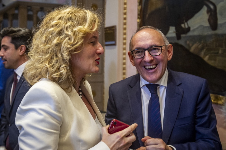 Cristina González, del PSE, junto a Ramiro González, del PNV.