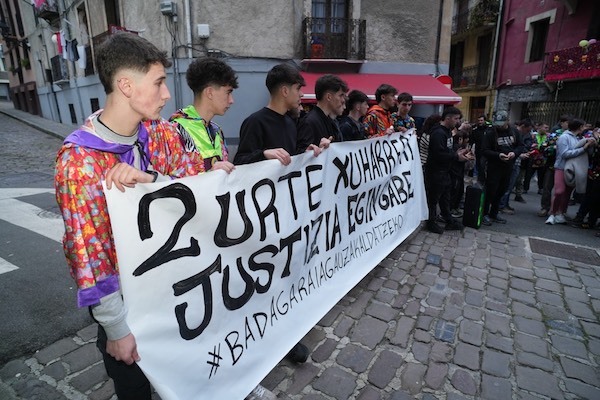 «Ertzaintzaren inpunitatearekin» amaitzeko deia Tolosan, Xuhar Pazos zauritu eta bi urtera