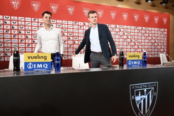 El director deportivo, Mikel González, y el presidente Jon Uriarte, en una anterior comparecencia