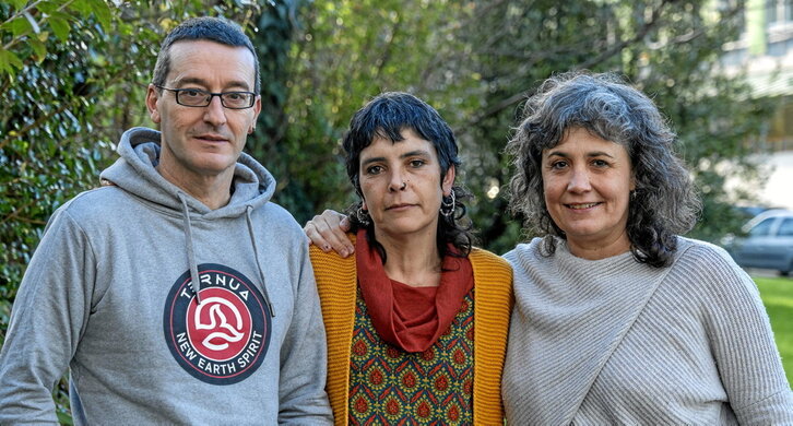 Gorka Loran, Amaia Urizar y Ainara Gorostiaga, miembros de la Red de Personas Torturadas de Euskal Herria.