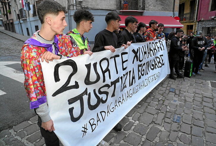 Elkarretaratzea egin zuen atzo Xuhar Herri Plataformak Tolosan.