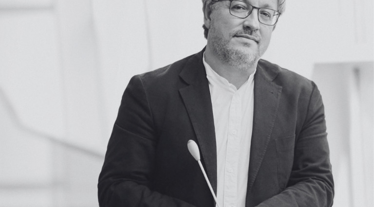 Migue Romea zuzendaria.