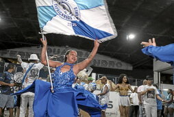 Caprichosos de Pilares sanba eskolako kideen entsegu bat.