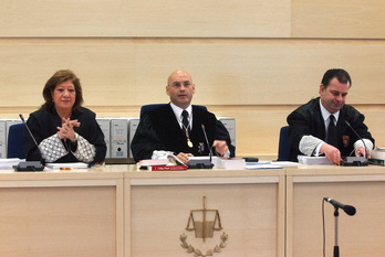 Ángela Murillo, a la izquierda, en el juicio a una célula de Al -Qaeda.