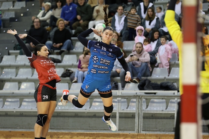 Somoza ha estado efectiva con su lanzamiento exterior en el primer tiempo.