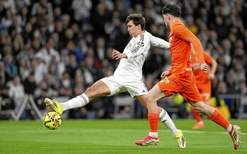 Gonzalo adelantó al Real Madrid a los cinco minutos, poniendo cuesta arriba el partido del Bernabéu.