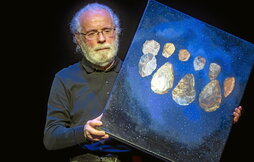 Xabier Amuriza, 2023an Monzon-Ganuza saria jaso zuenean.