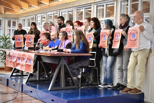 Rueda de prensa de los impulsores de la iniciativa en el edificio de La Bolsa de Bilbo.