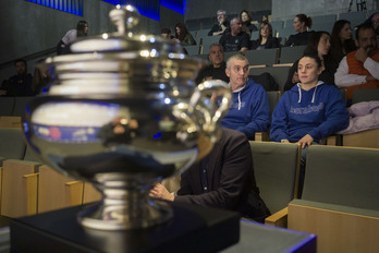 Imanol Alvarez eta Maitane Etxeberria, Bera Berako kideak, Donostian egin den Koparen zozketan.