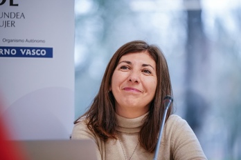 Iratxe Herrero, 'Euskal Autonomia Erkidegoan bakarrik bizi diren adineko emakumeak: emandako baimen soziala?' lanaren aurkezpenean.