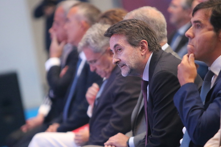 Josu Jon Imaz en un acto en la planta de Petronor en Muskiz en octubre de 2023.