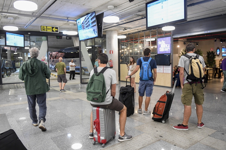 La estación de autobuses de Donostia, en una imagen de archivo. (Juan Carlos RUIZ/FOKU)