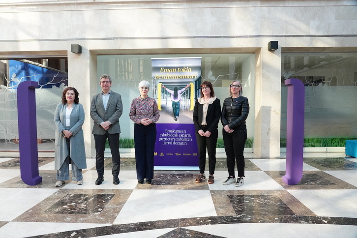 Trinidad Vicente, Iñaki Gurtubai, Miren Elgarresta, Esther Apraizeta Nerea Isasi, Lehendakaritzan.