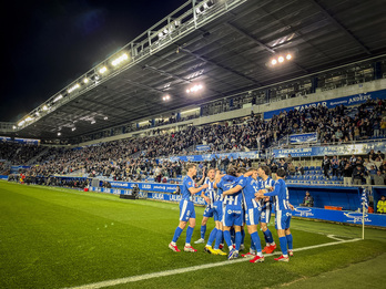 Los jugadores del Alavés celebran el primer gol de Lucas Boyé.