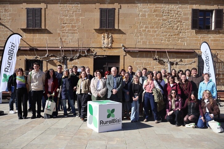 Jóvenes emprendedores del medio rural e impulsores de la red, en el acto celebrado en Barasoain.