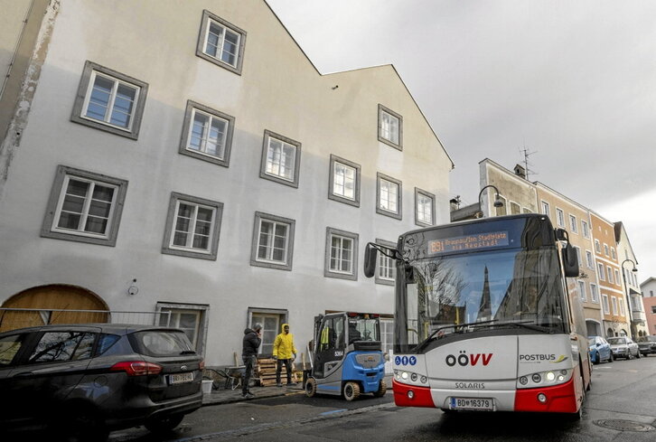 Braunau am Inn herriko erdigunean dago Hitlerren sortetxea.