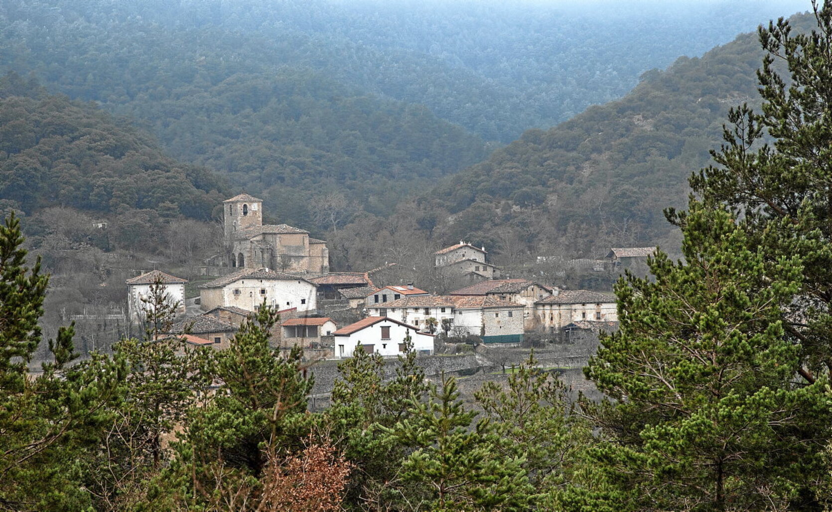 Lastrako kastroak, hiru mila urte, pinu, arte eta erkametz artean