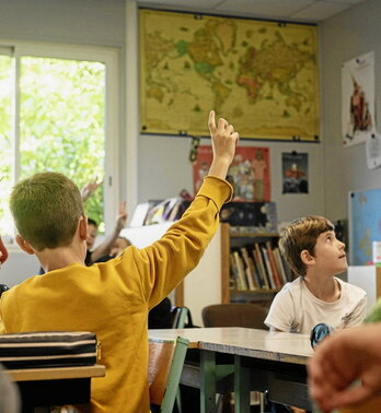 Des élèves de primaire dans une ikastola de Bayonne. © Guillaume FAUVEAU