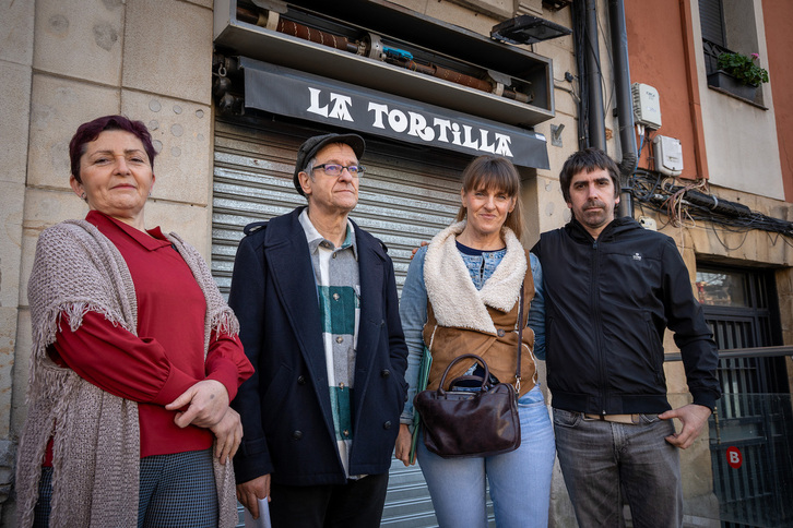 Erdozia, Aristi, Zabala y Lizarralde, junto al bar la Tortilla, ahora cerrado.