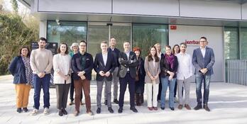 Ikertzaile berriei harrera egin diete Ikerbasquen. 