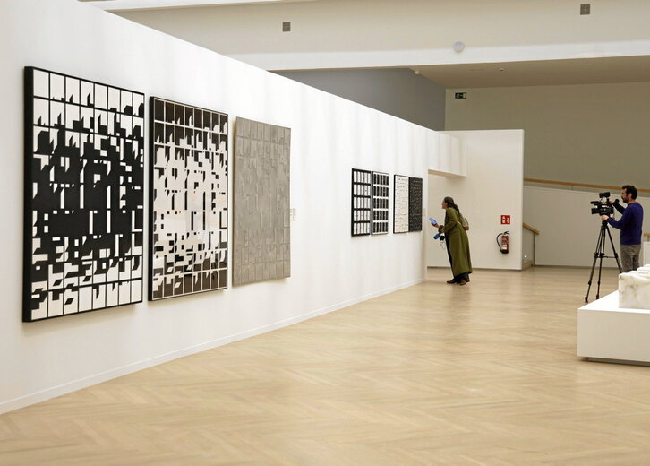 Vista de la exposición. No es una retrospectiva, pero podría serlo.