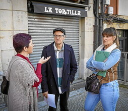Erdozia, Aristi y Zabala, junto al bar la Tortilla, ahora cerrado.