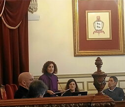 Karmele Tubilla, en su despedida en el pleno municipal.