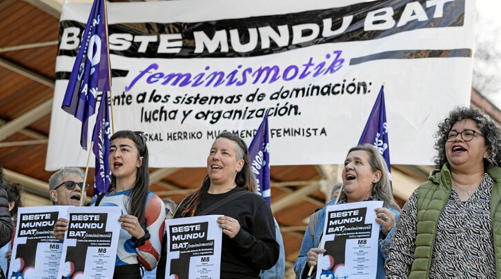Martxoaren 8ko irakurketa eta mobilizazioak azaldu zituen atzo mugimendu feministak, Bilbon.