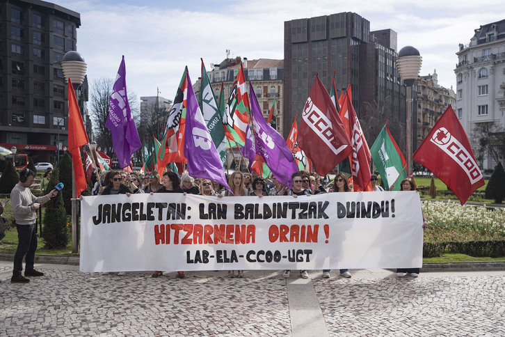 Movilización el martes en Bilbo, en la primera de las tres jornadas de paro esta semana.