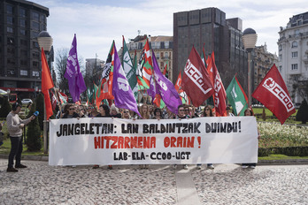 Movilización el martes en Bilbo, en la primera de las tres jornadas de paro esta semana.