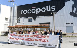 Concentración sindical en protesta por esta última muerte laboral.