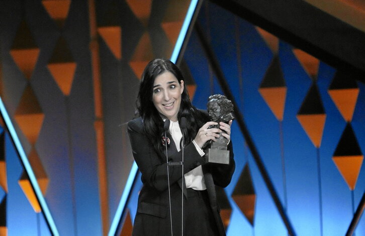 Alauda Ruiz de Azúa recogió dos de los cinco premios que recibió «Los domingos».