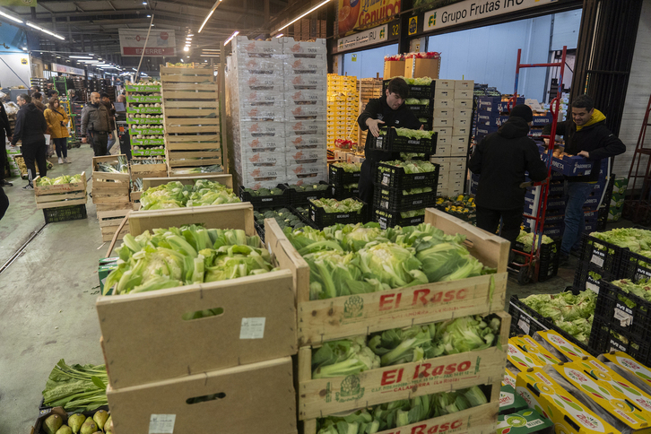 Pabellón de frutas y verduras de Mercabilbao.