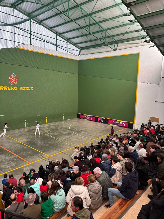 Igorreko pilotalekuko harmailak bere egin ziren igandean.