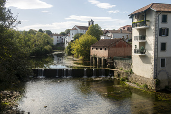 Les bureaux de vote seront ouverts de 8 heures à 18 heures. 
