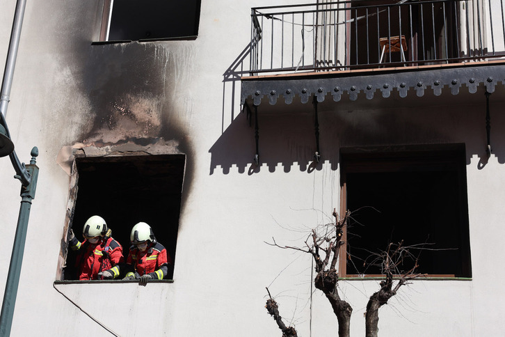 Etxebizitza batean izandako sute baten artxiboko irudia.