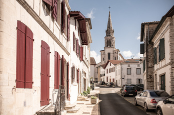 Les bureaux de vote seront ouverts de 8 heures à 18 heures.