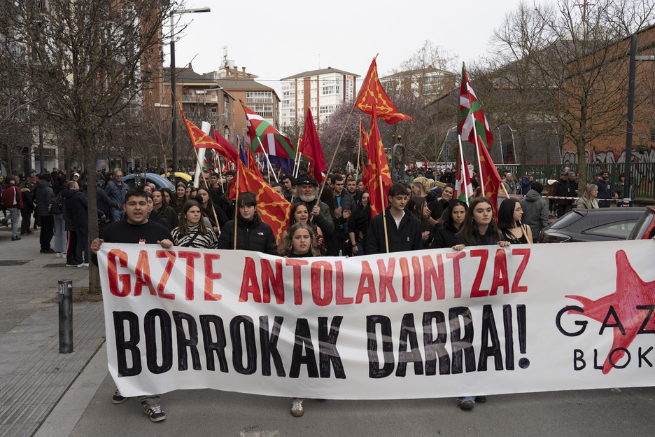 Gazte Blokeak antolatutako arratsaldeko manifestazioa.
