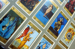 Fournier Museoaren bilduman gaitzat musika duten karta sorta zainduak izango dira ikusgai.