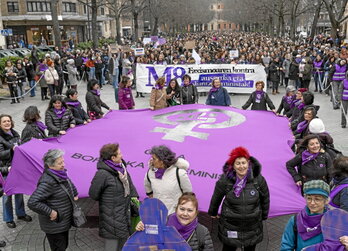 Multitudinaria movilización celebrada el pasado año en las calles de Iruñea.