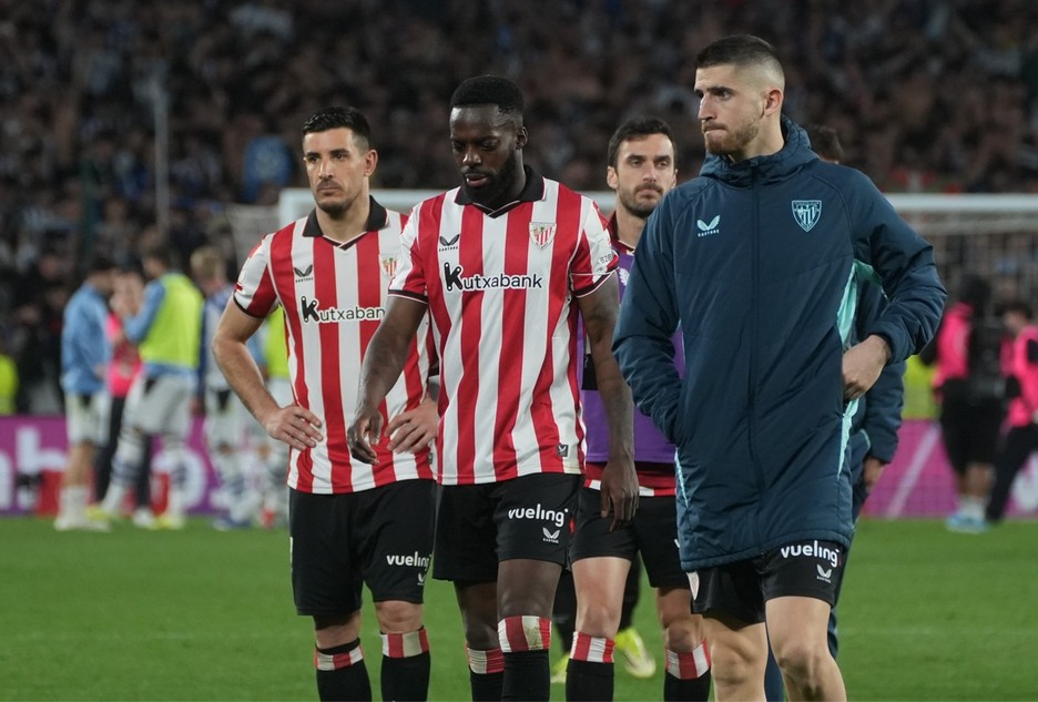 Seria pero elegante la despedida del Athletic de su hinchada.