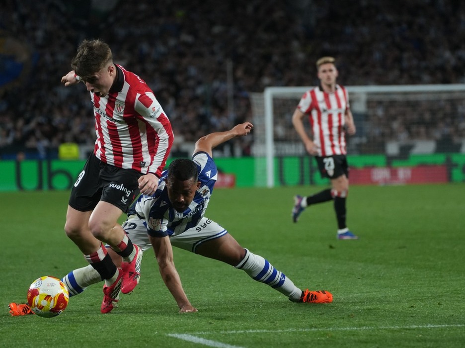 Jauregizar y Yangel, los dos ‘box to box’ frente a frente.