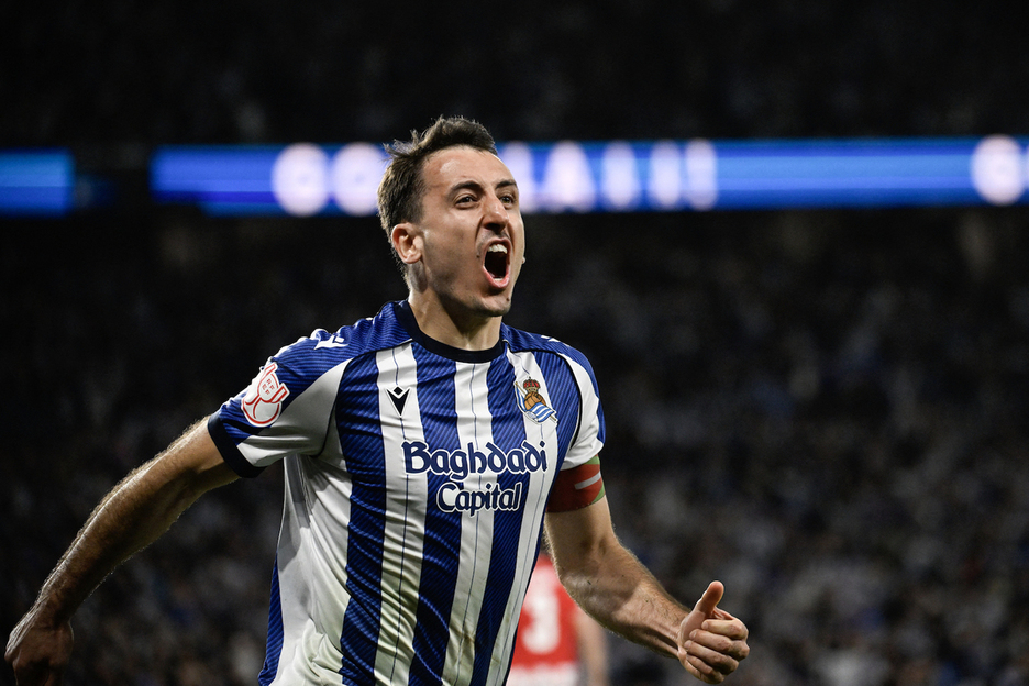 La euforia del capitán realista tras el penalti que les lleva a Sevilla.