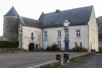 Le Château de Ruthie fait également office d'hôtel de ville à Aussurucq. 