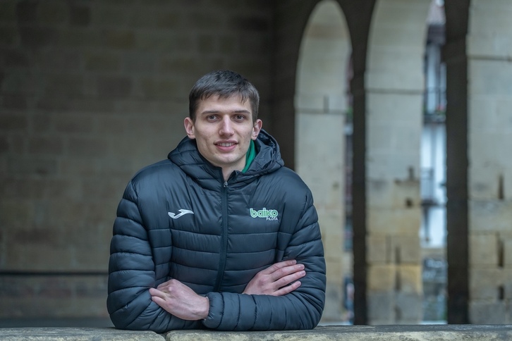 Unax Landa, pilotari gaztea, Oiartzunen.