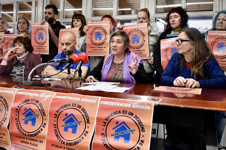 Presentación reciente de una iniciativa conjunta por el derecho a la vivienda en Bilbo.