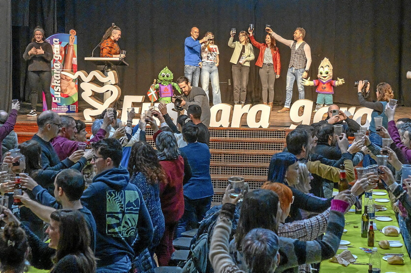 Errigora eta Korrika, herria egiten duten esku-hartzeak