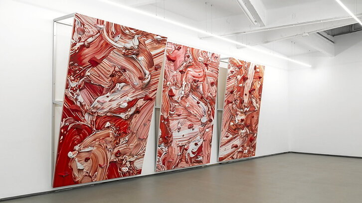 Las obras de José Ramón Amondarain protagonizan la exposición «Cada día y cada día más», que hasta mediados de abril se puede visitar en la galería donostiarra Cibrián.